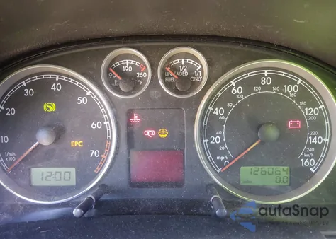 2002 Volkswagen Passat Glx z USA, uszkodzony, nr VIN WVWRH63B32P063300